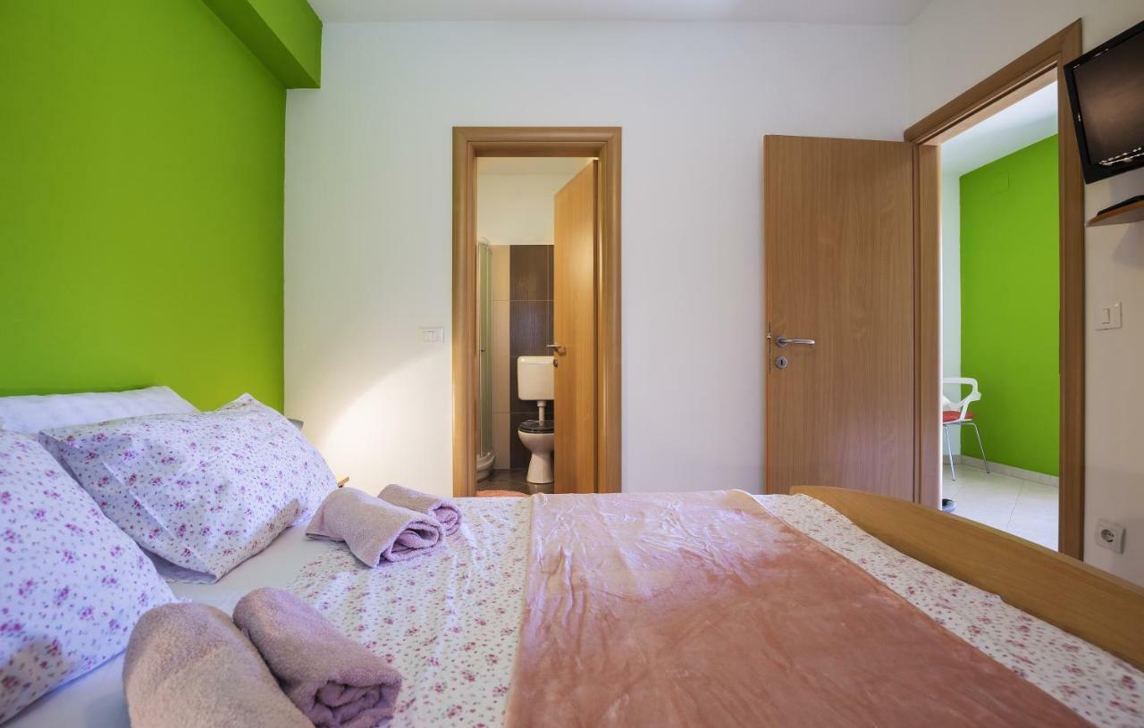 Apartments Ella Rovinj Exterior photo